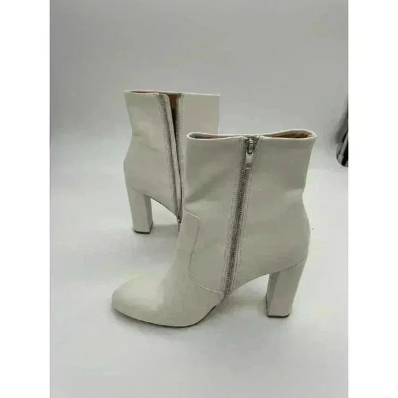 Woman's Boots Steve Madden Editor Dress‎ Bootie - Picture 2 of 4
